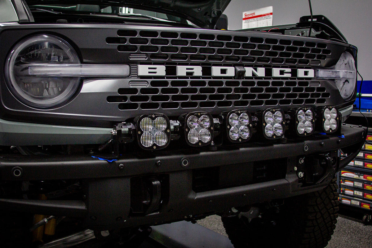 6 XL Linkable LIght Bar Kit Plastic Bumper Mount w/Upfitter 21-Up Ford Bronco Baja Designs - 447768UP