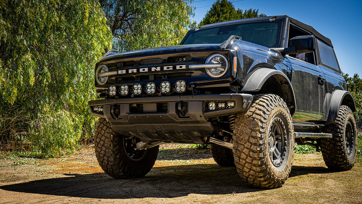 6 XL Linkable LIght Bar Kit Plastic Bumper Mount w/Upfitter 21-Up Ford Bronco Baja Designs - 447768UP