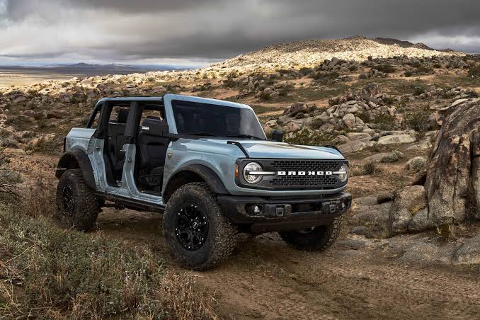 Ford Bronco 4-Door - Performance & Drivetrain