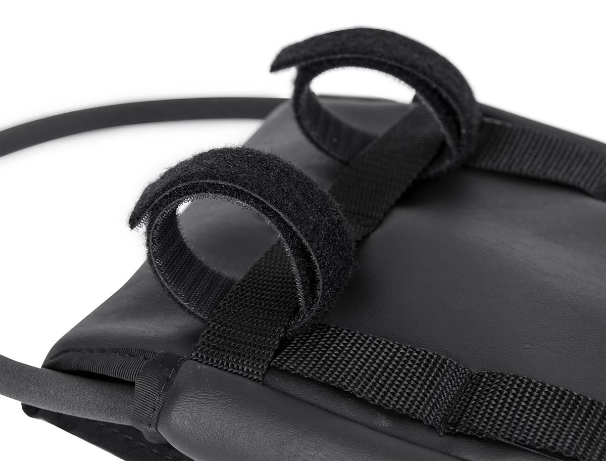 Hydro Pouch Black Universal PRP Seats