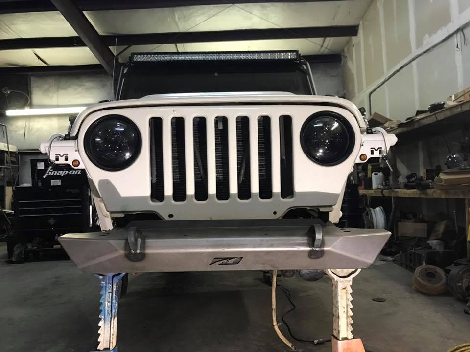 Jeep YJ / TJ / LJ Mid-Width Front Bumper Bare Steel Motobilt - MB1021